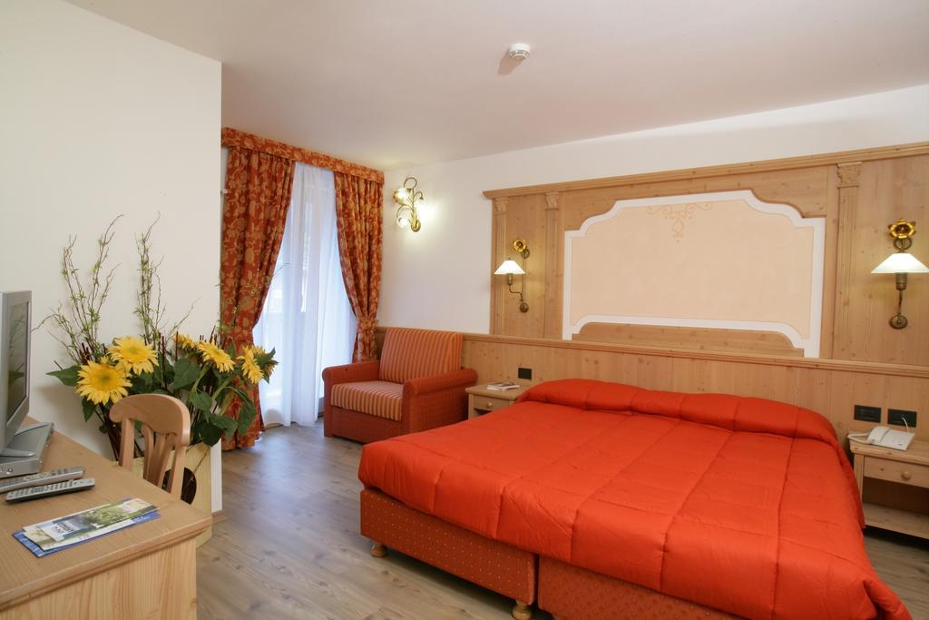 אנדלו Hotel Garni La Roccia חדר תמונה